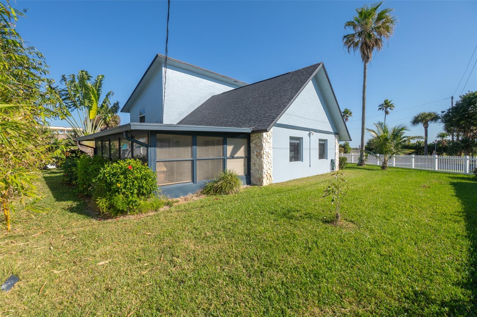 Image 25 of 35 For 397 Harbor Drive