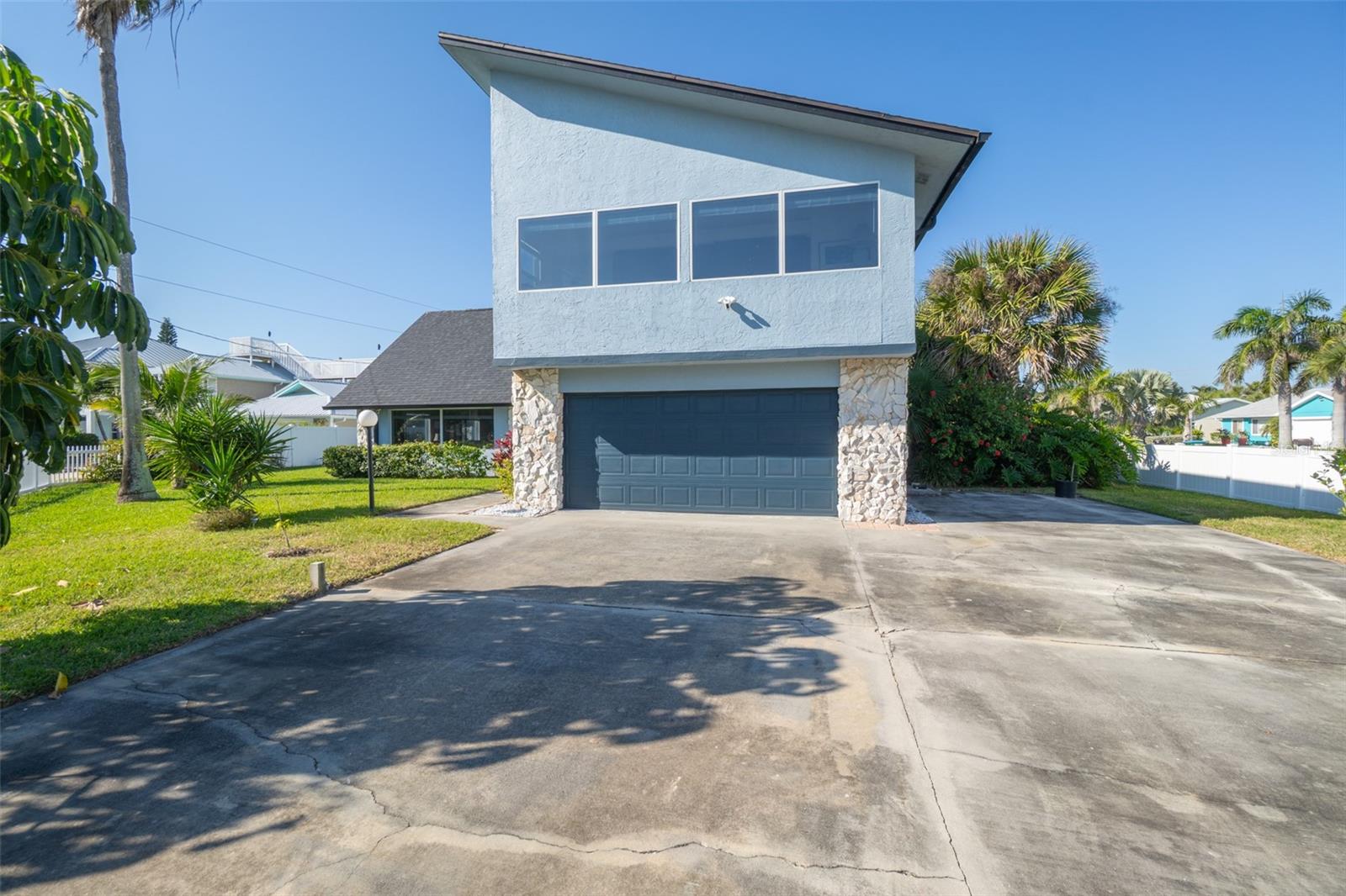 Image 29 of 35 For 397 Harbor Drive