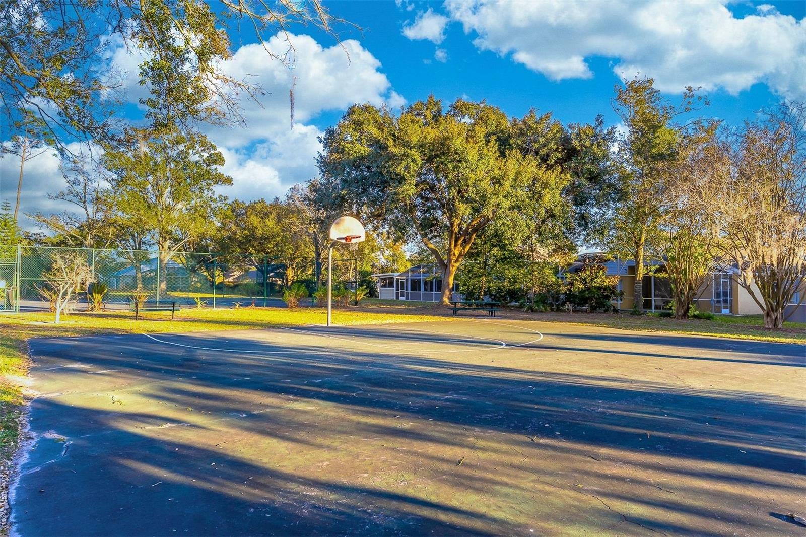 Image 23 of 35 For 2657 Chatham Circle