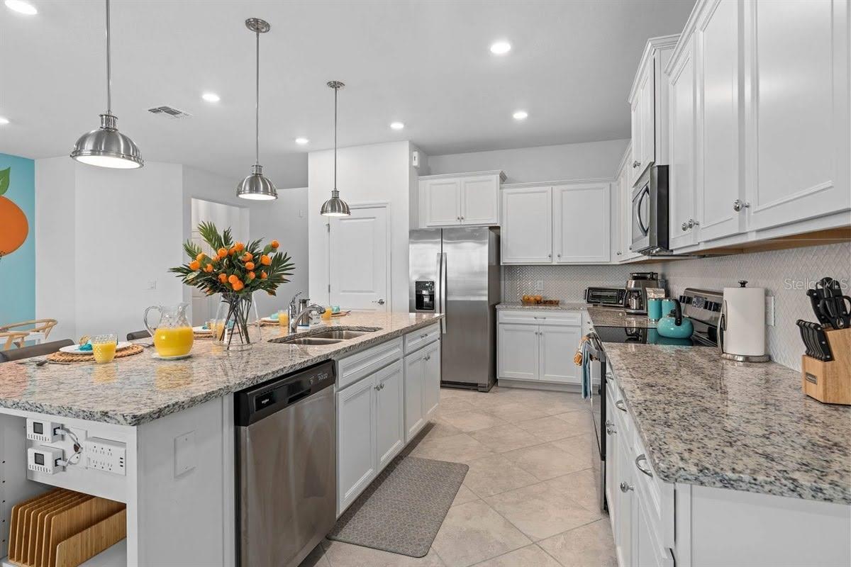 Image 18 of 50 For 2180 Lelani Circle