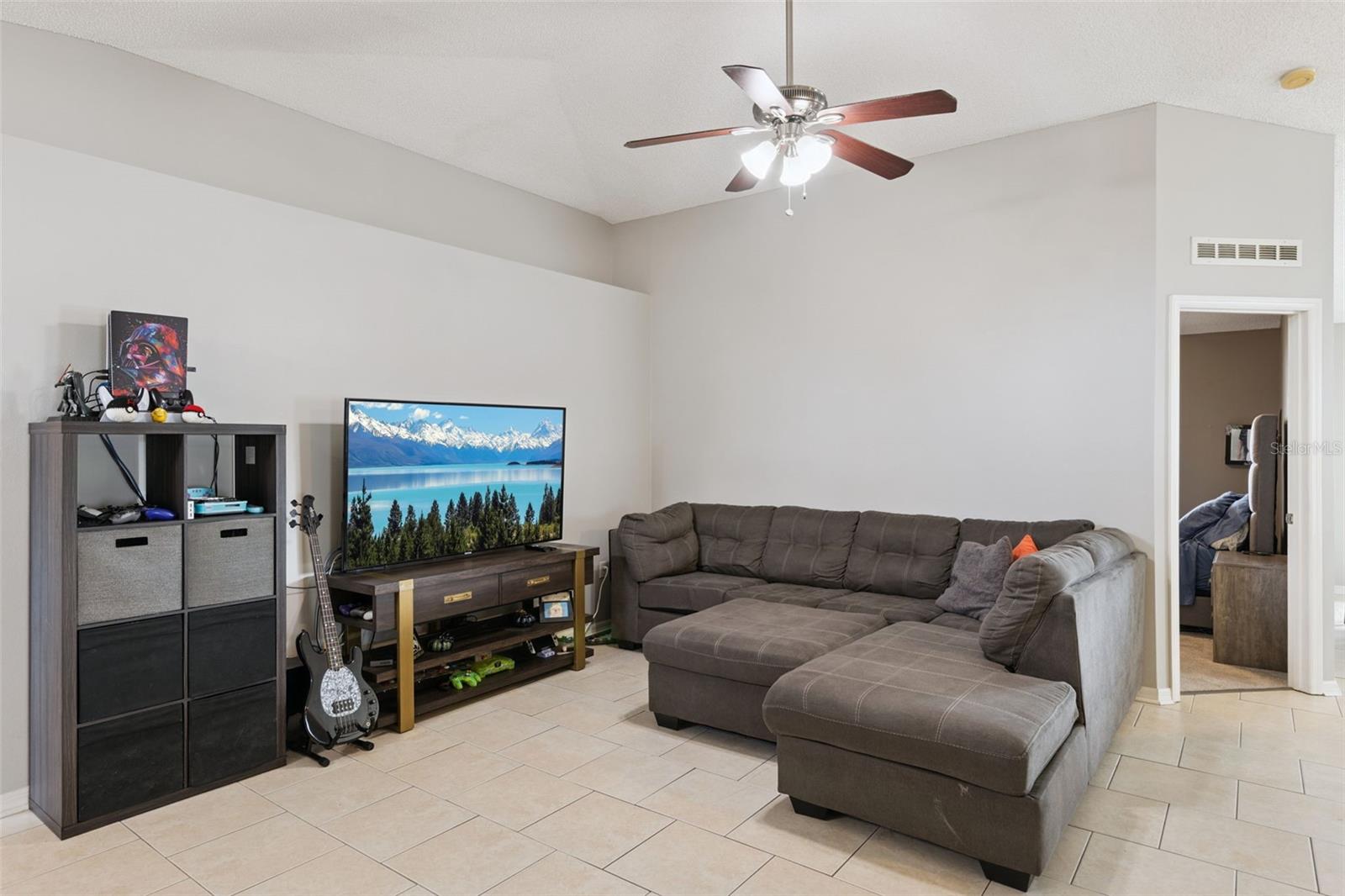 Image 4 of 25 For 2015 Corner Meadow Circle