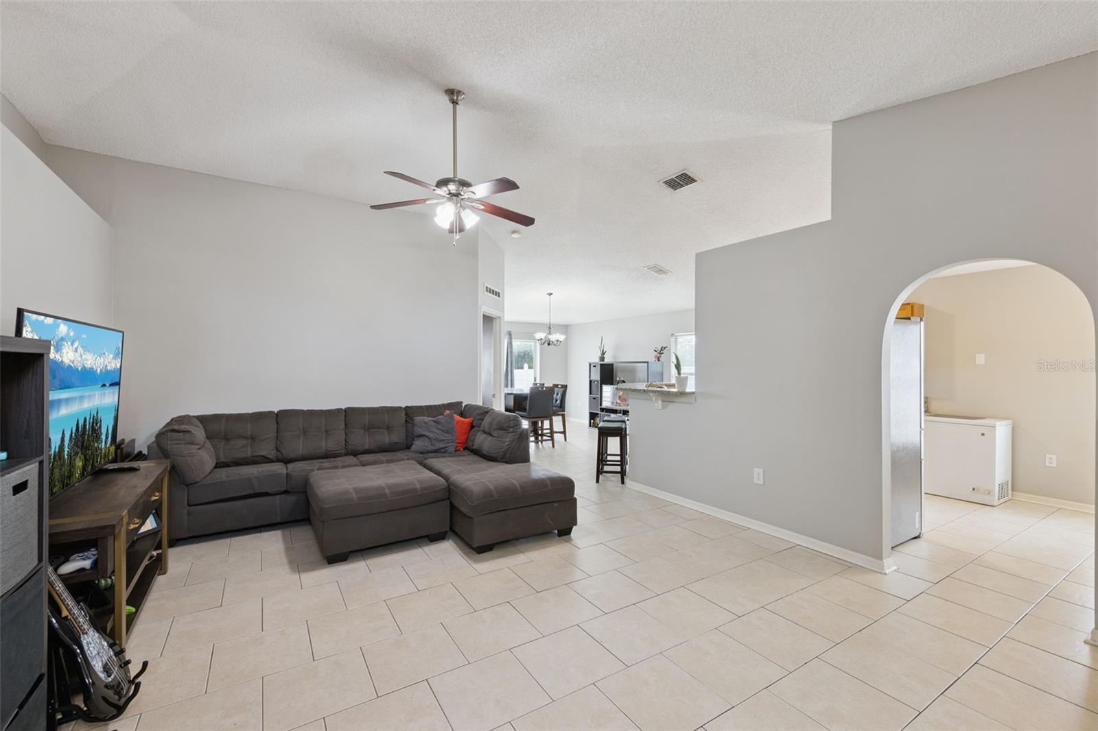 Image 5 of 25 For 2015 Corner Meadow Circle