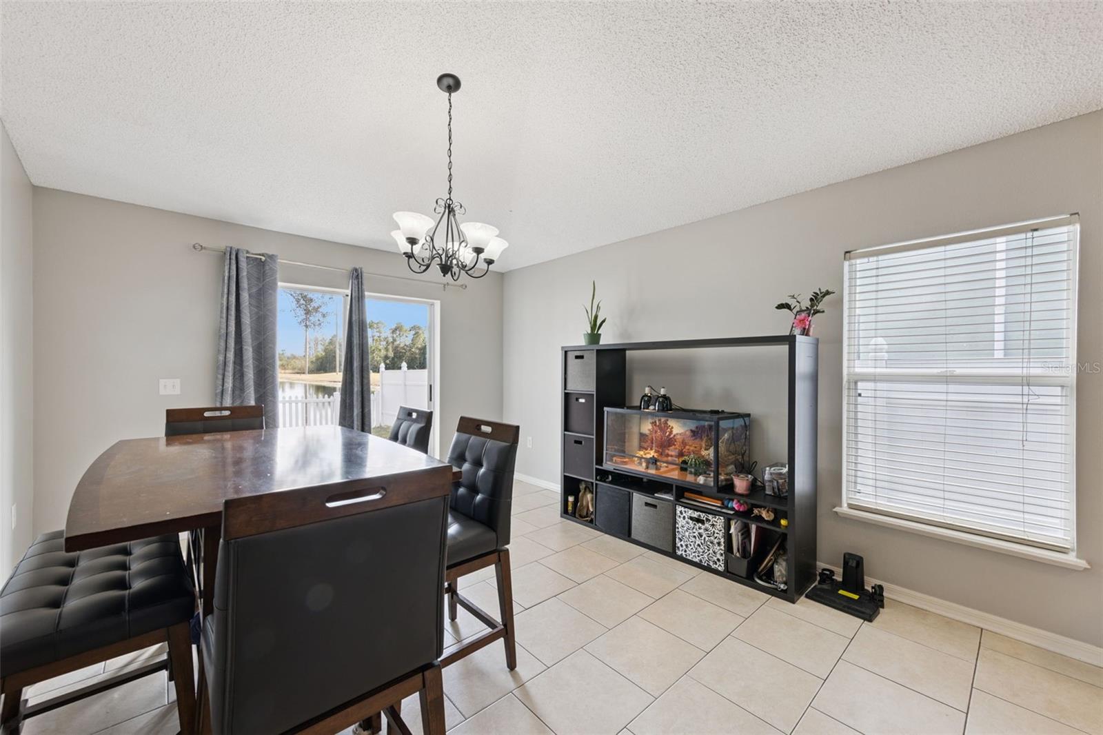 Image 7 of 25 For 2015 Corner Meadow Circle