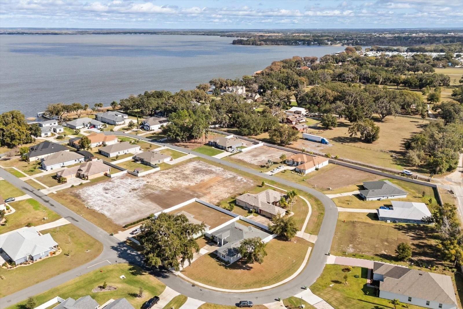 Image 3 of 25 For 840 Oaks Shores Road