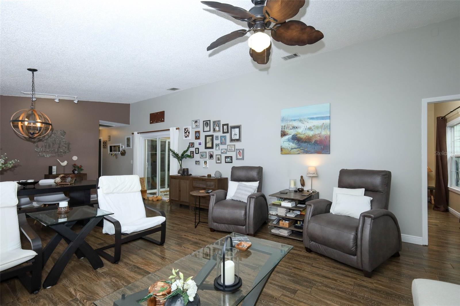 Image 12 of 40 For 949 Norfolk Court