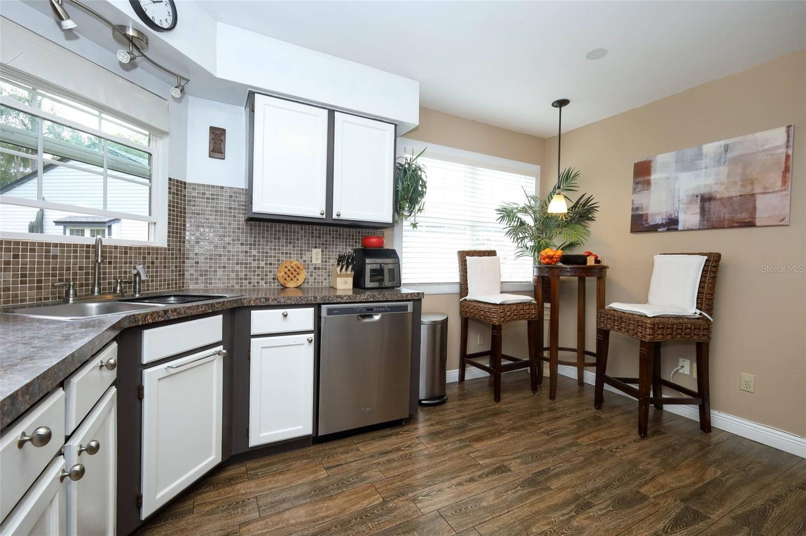 Image 15 of 40 For 949 Norfolk Court