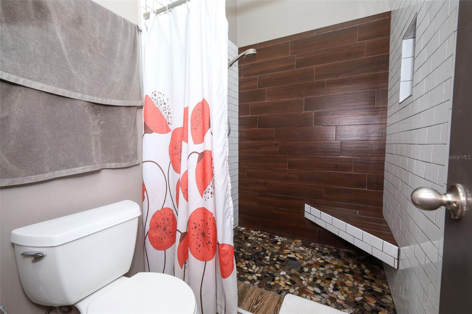 Image 22 of 40 For 949 Norfolk Court