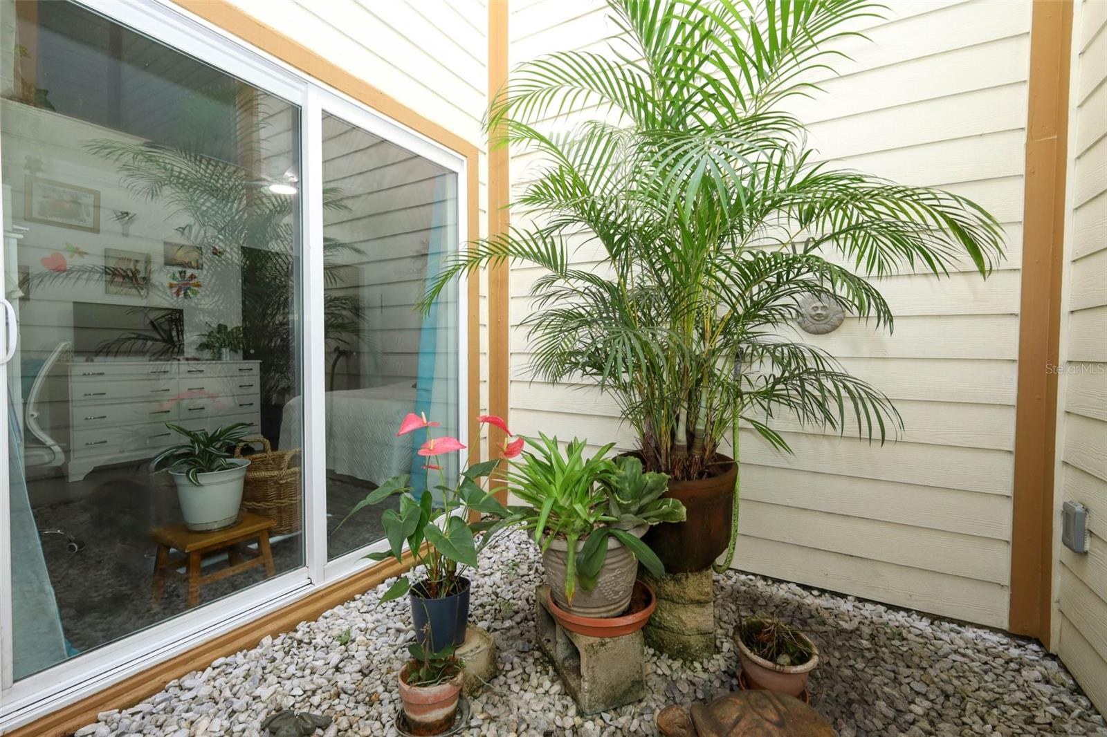 Image 24 of 40 For 949 Norfolk Court