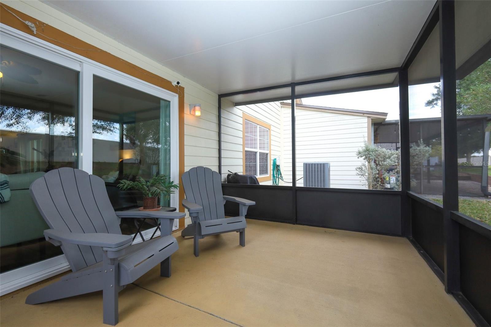 Image 29 of 40 For 949 Norfolk Court