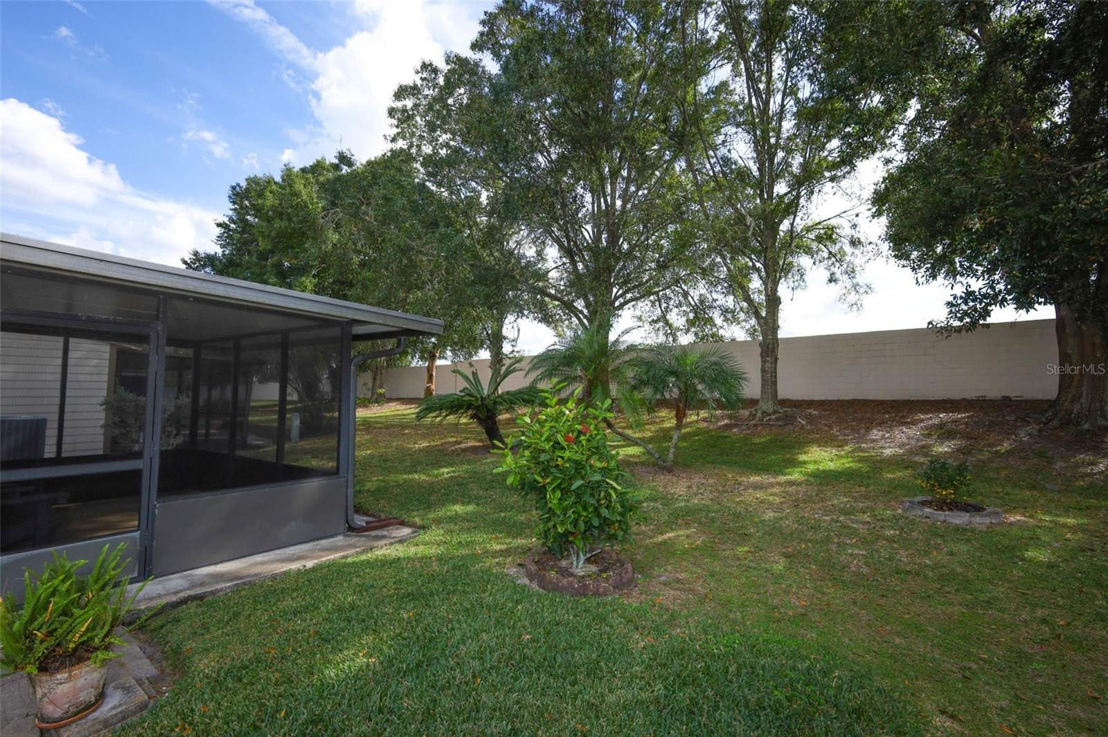 Image 33 of 40 For 949 Norfolk Court