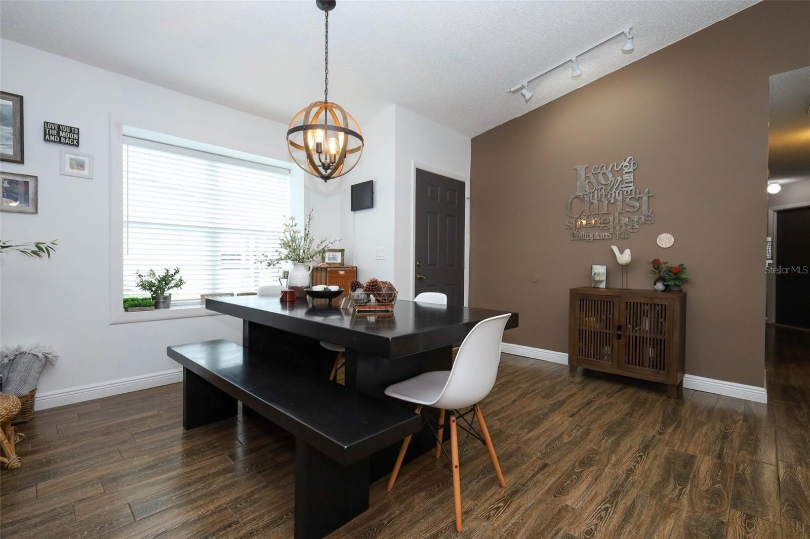 Image 6 of 40 For 949 Norfolk Court