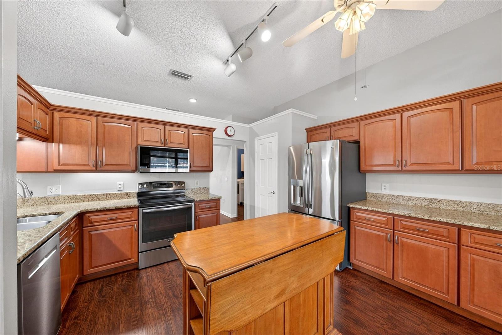 Image 5 of 80 For 2132 Tiptree Circle