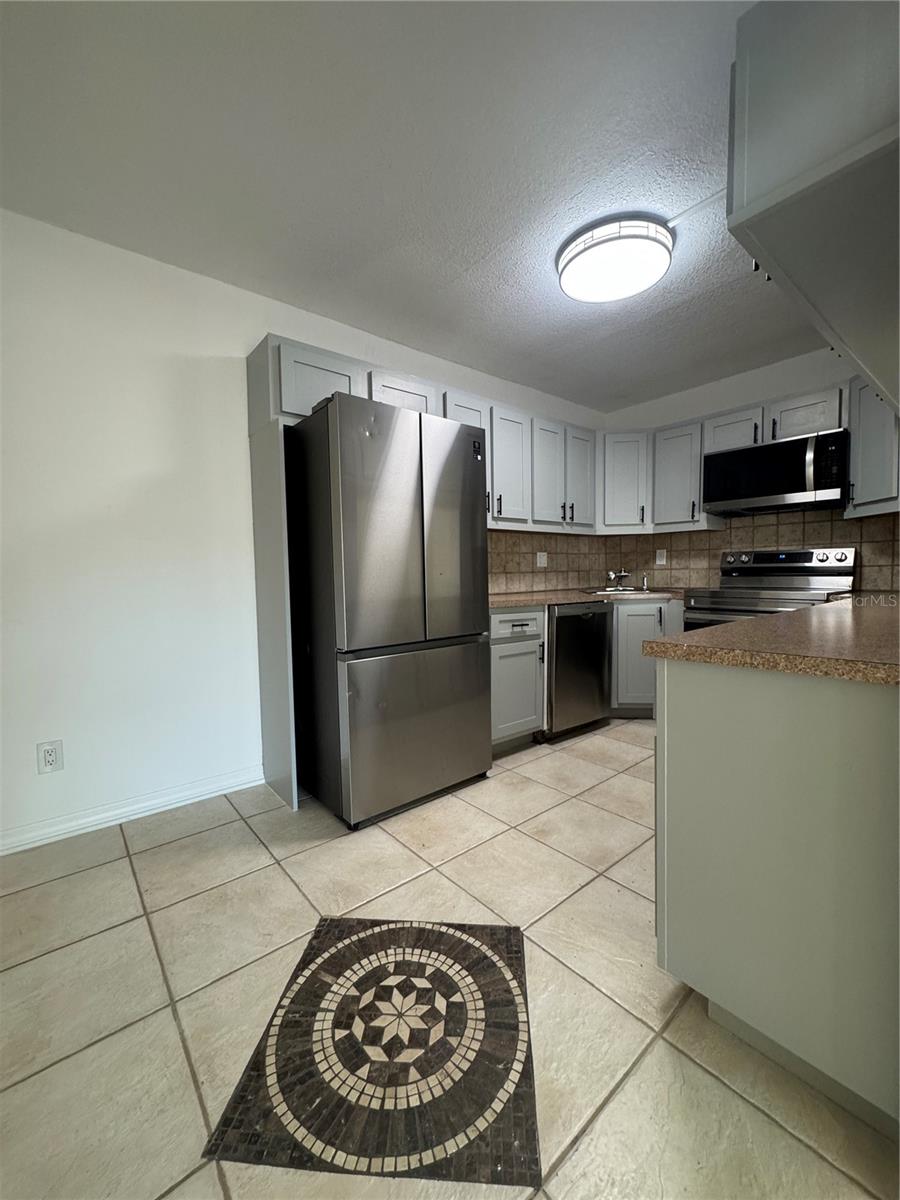 Image 13 of 46 For 8213 Sun Spring Circle 61