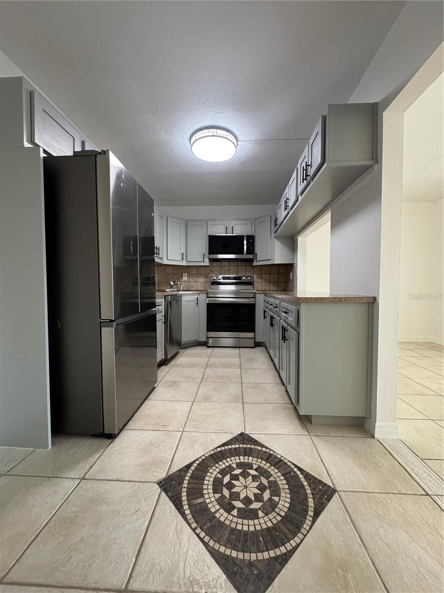 Image 14 of 46 For 8213 Sun Spring Circle 61