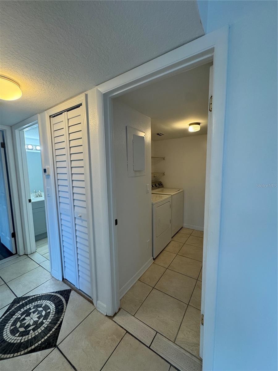 Image 15 of 46 For 8213 Sun Spring Circle 61