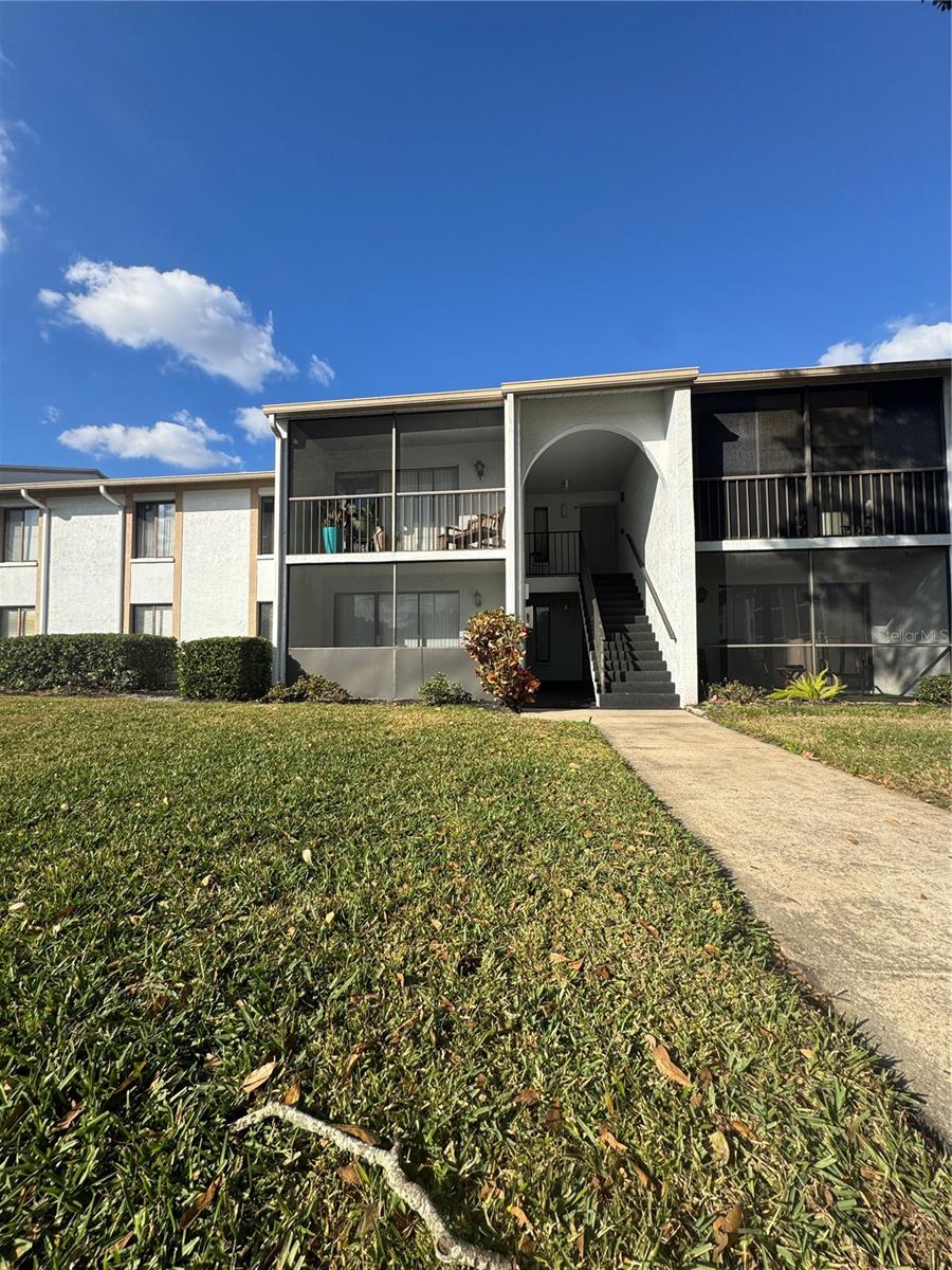 Image 4 of 46 For 8213 Sun Spring Circle 61