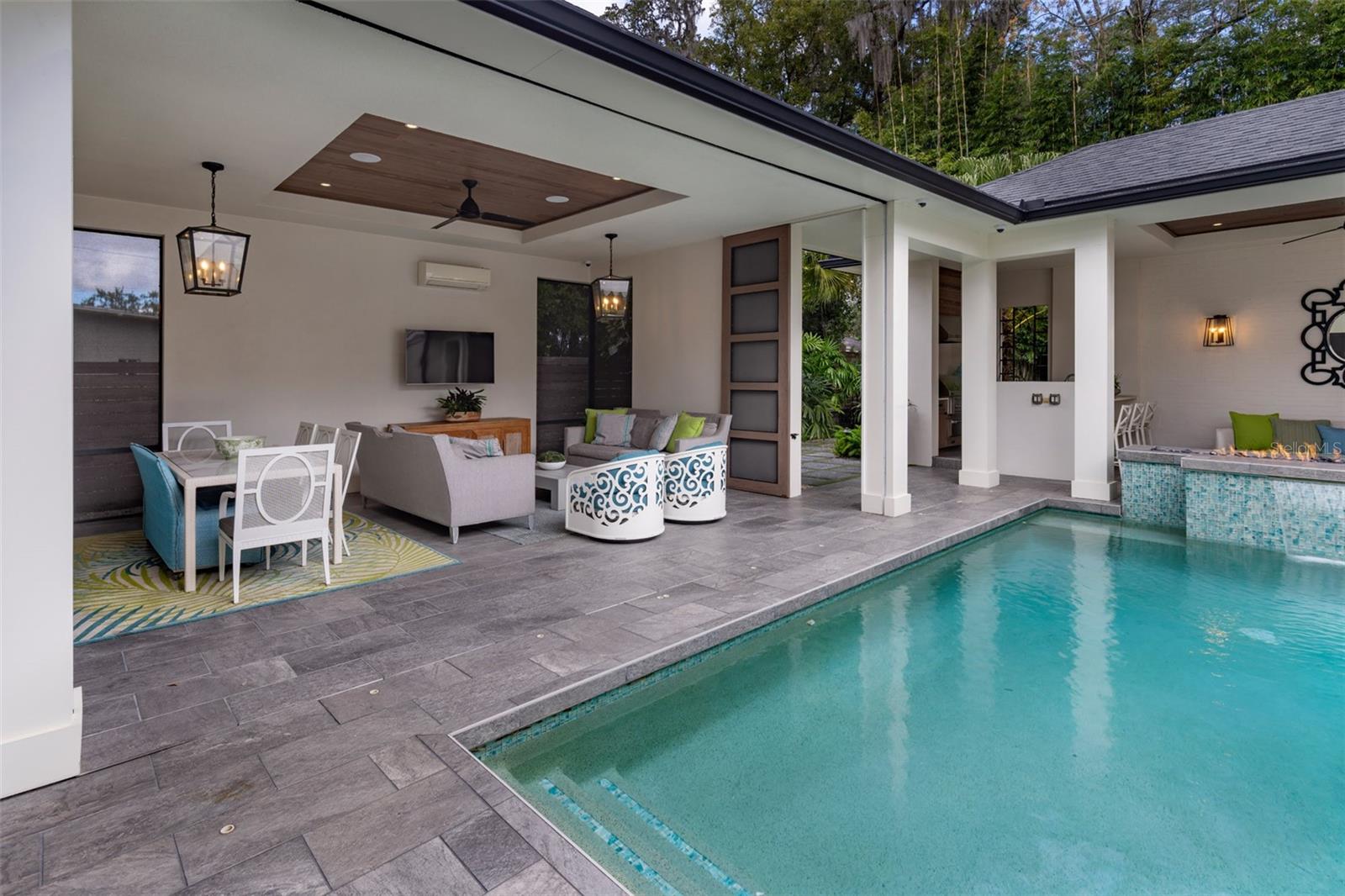 Image 10 of 55 For 851 Park Lake Court