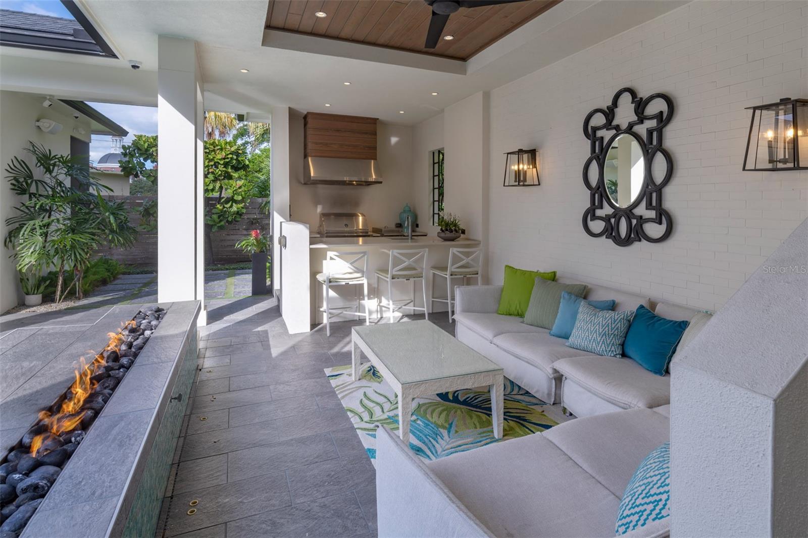 Image 11 of 55 For 851 Park Lake Court