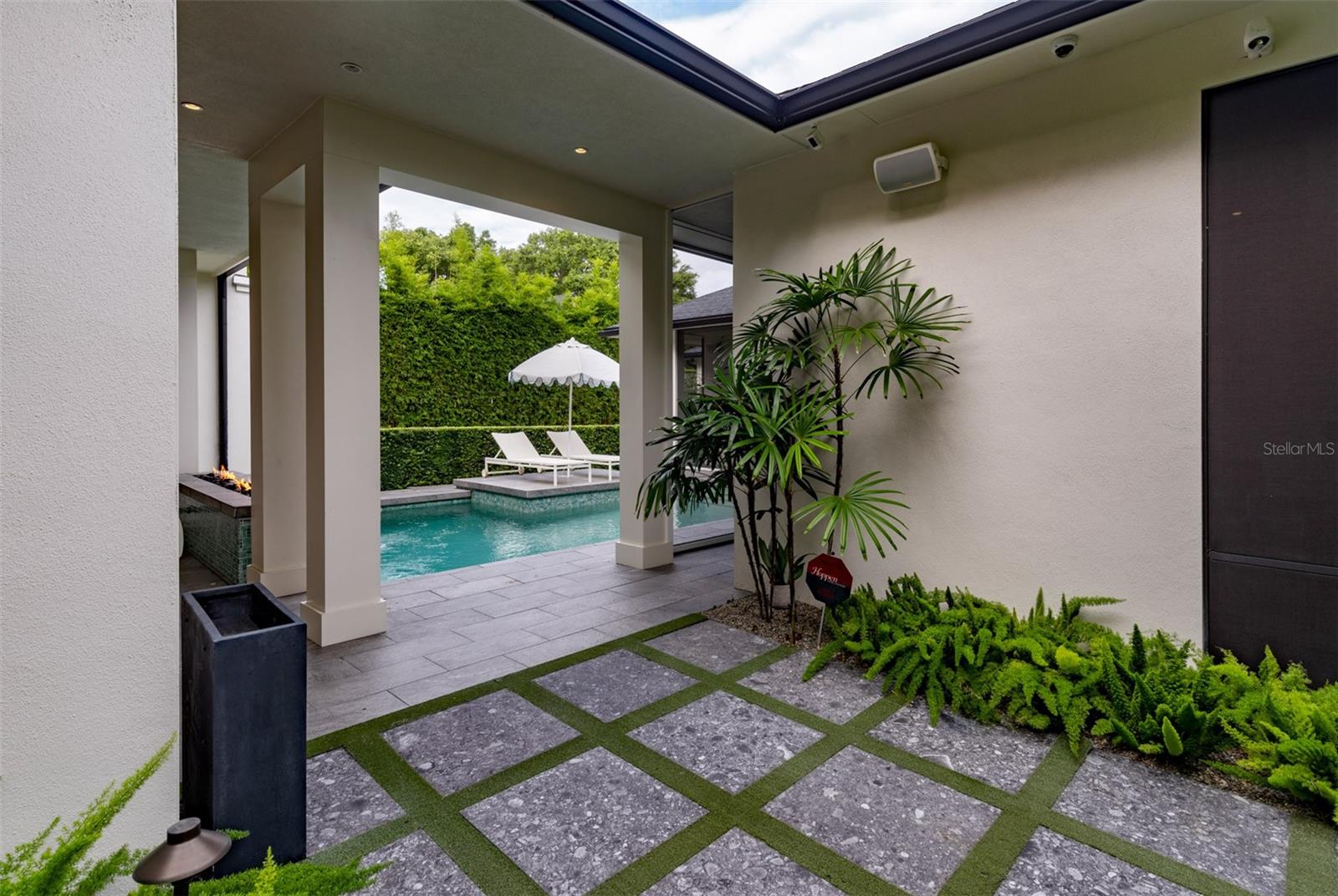 Image 13 of 55 For 851 Park Lake Court