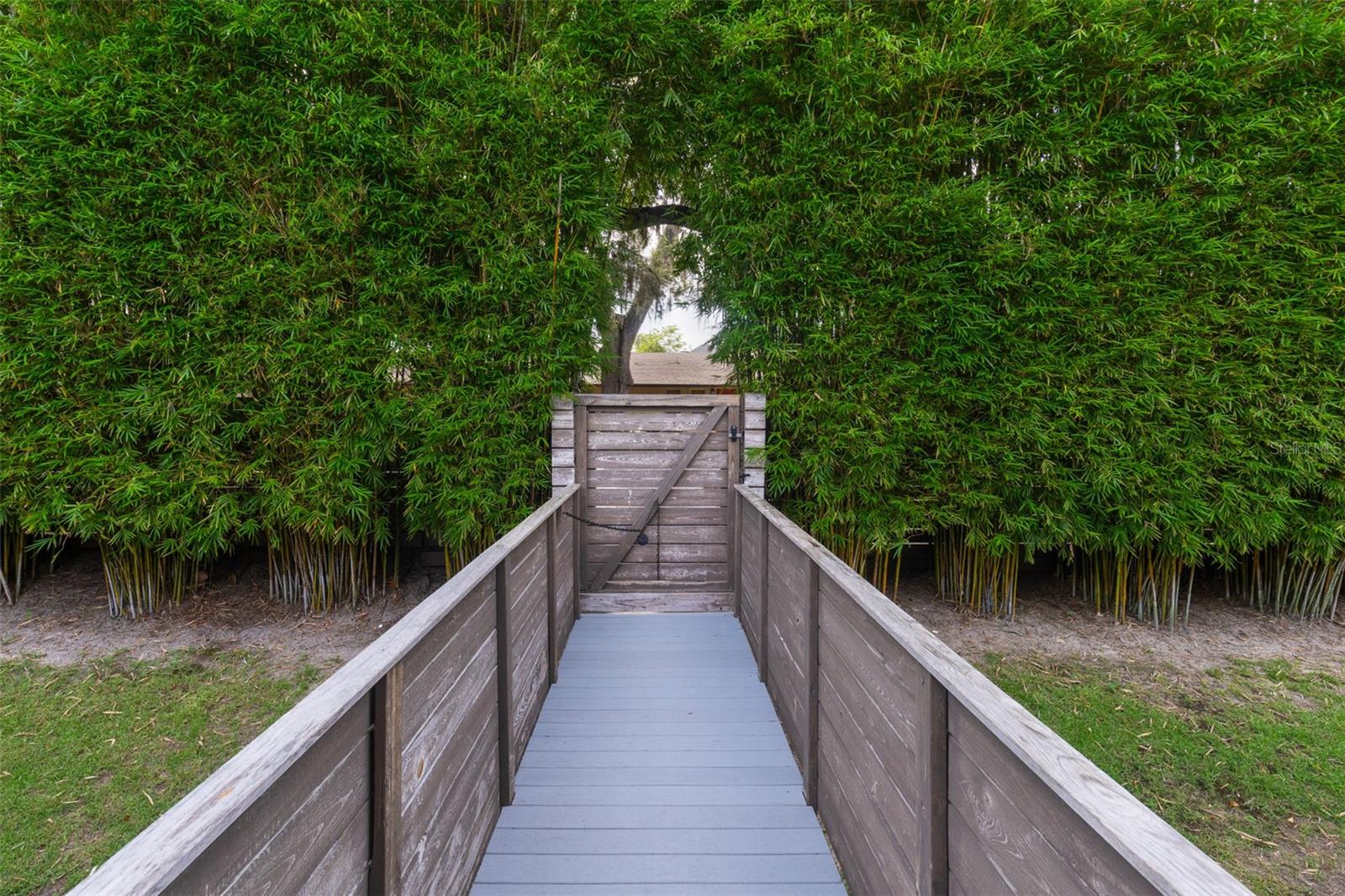 Image 14 of 55 For 851 Park Lake Court