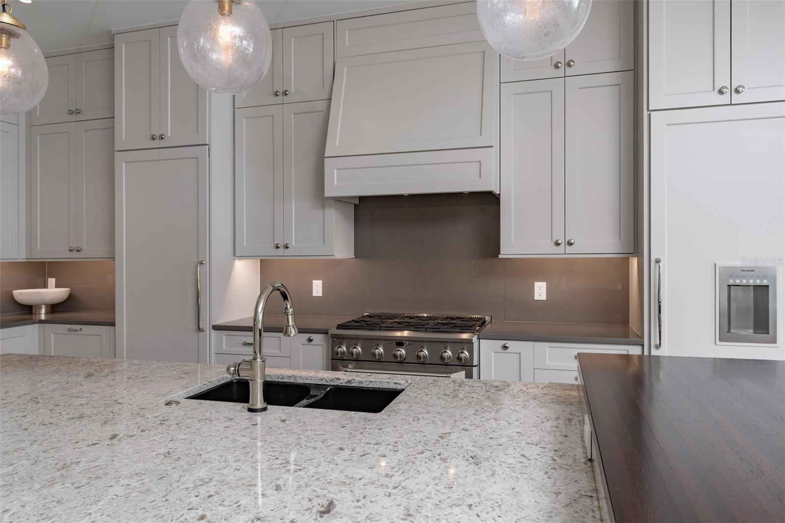 Image 22 of 55 For 851 Park Lake Court