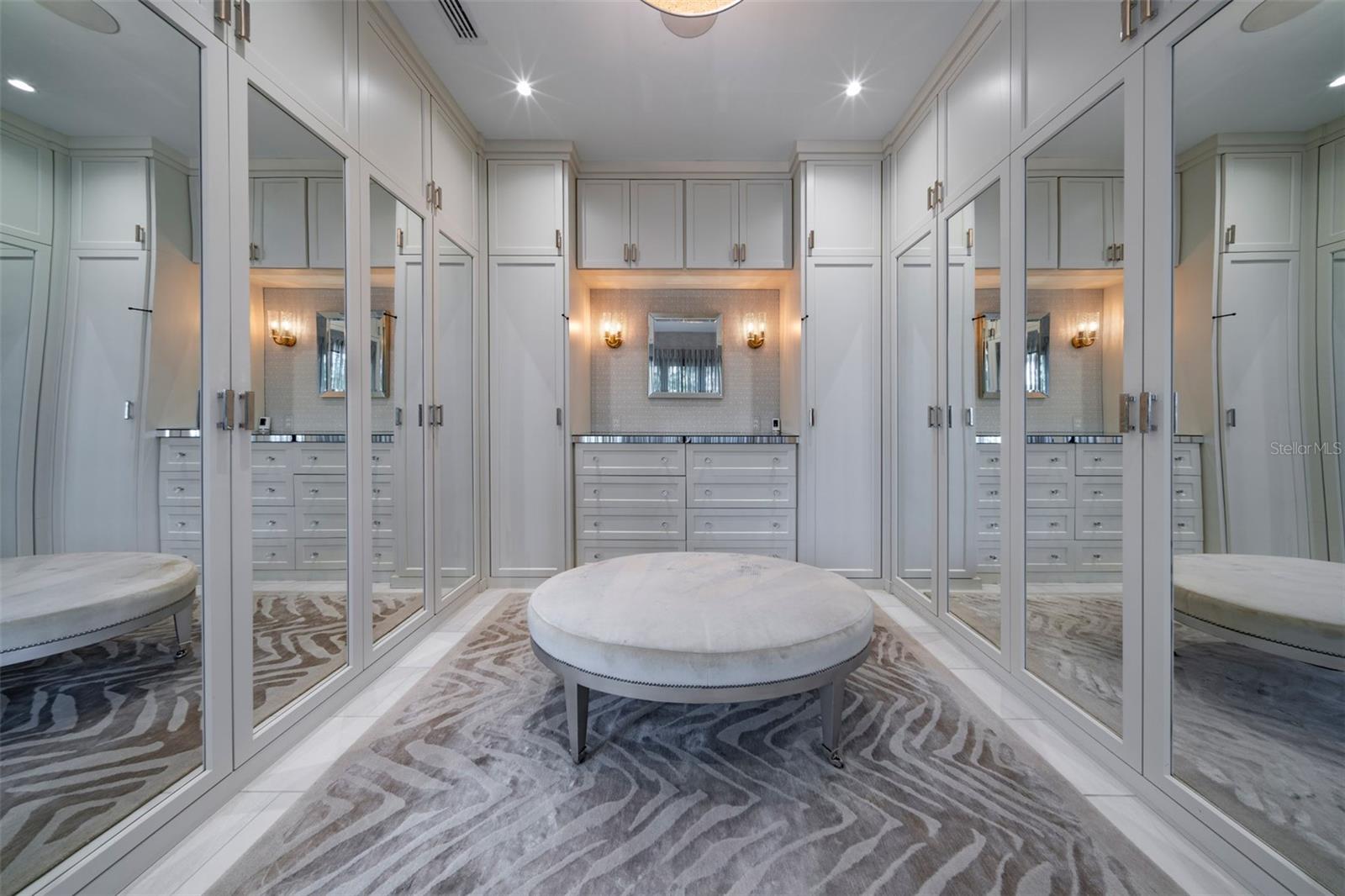 Image 33 of 55 For 851 Park Lake Court