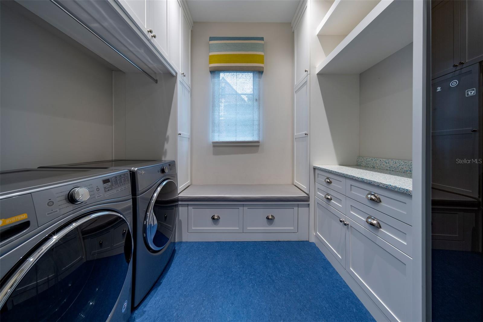 Image 36 of 55 For 851 Park Lake Court