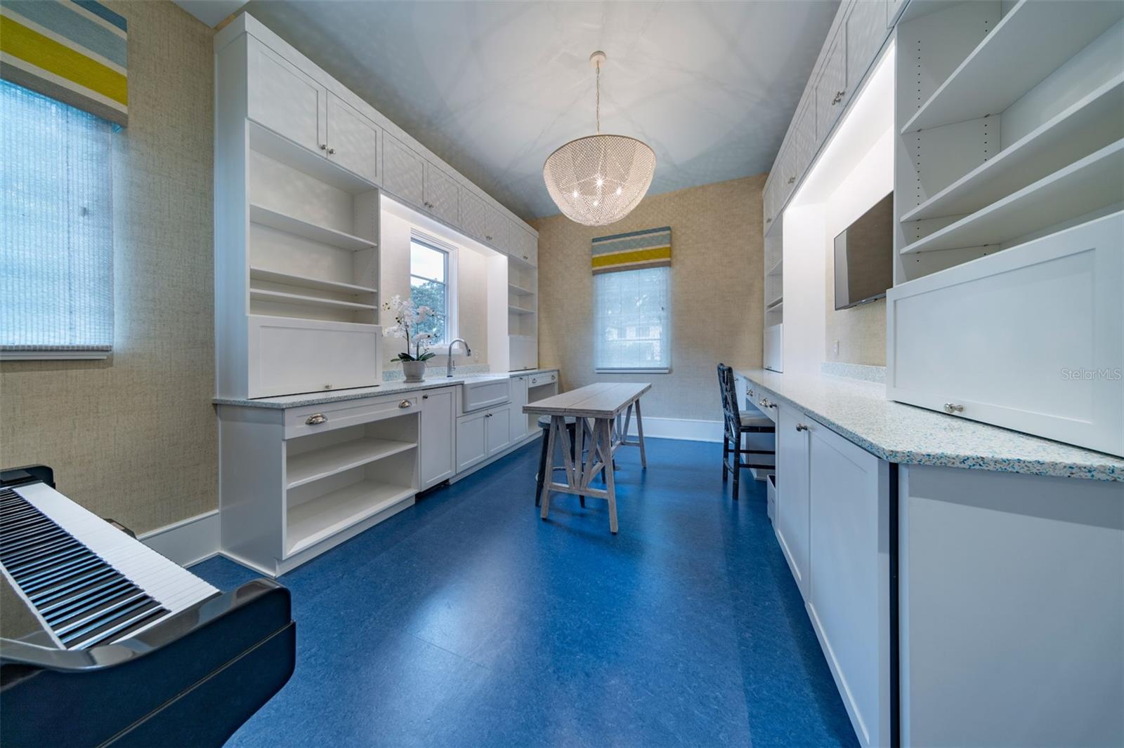 Image 37 of 55 For 851 Park Lake Court