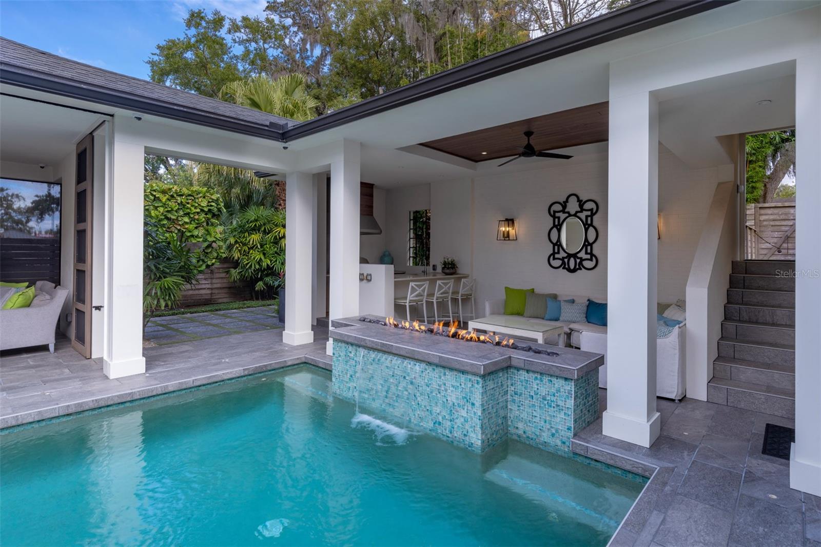 Image 7 of 55 For 851 Park Lake Court