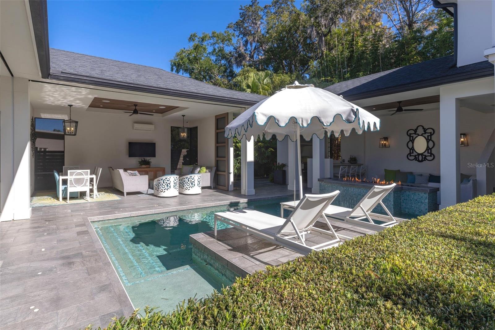 Image 9 of 55 For 851 Park Lake Court