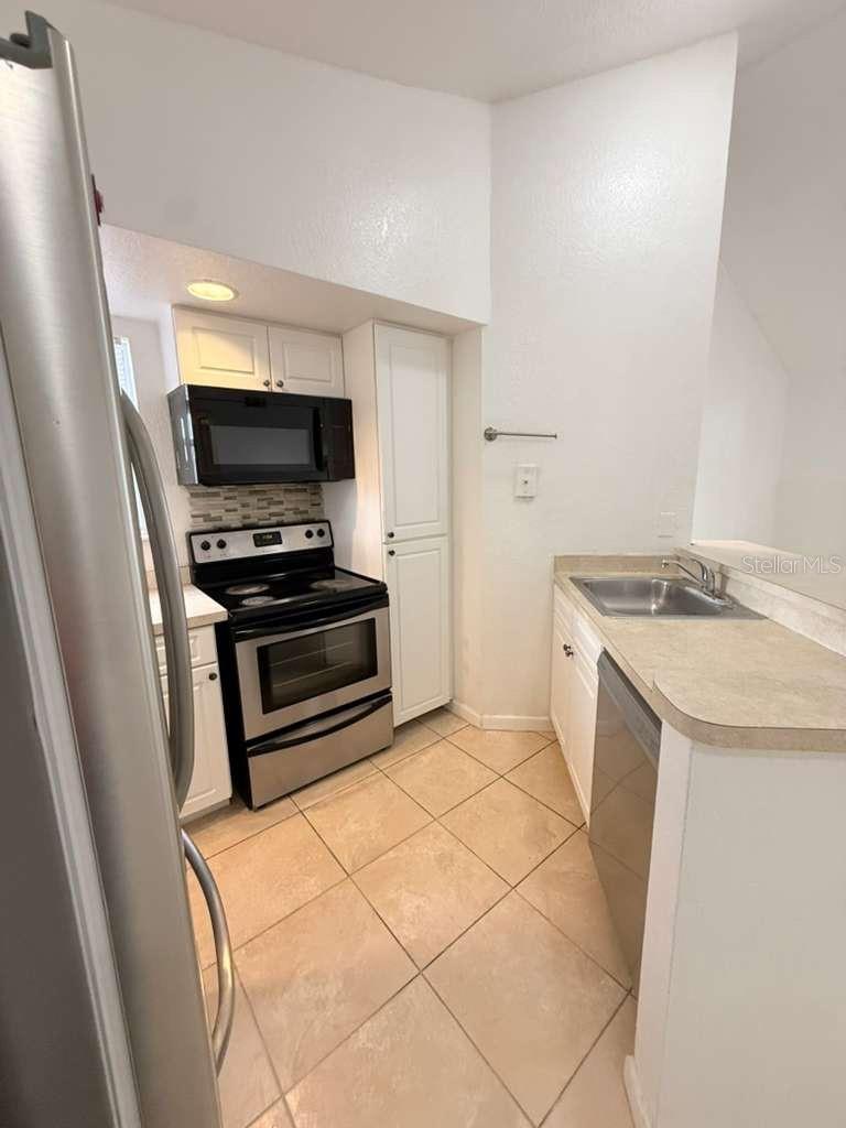 Image 18 of 31 For 5773 Gatlin Avenue 628