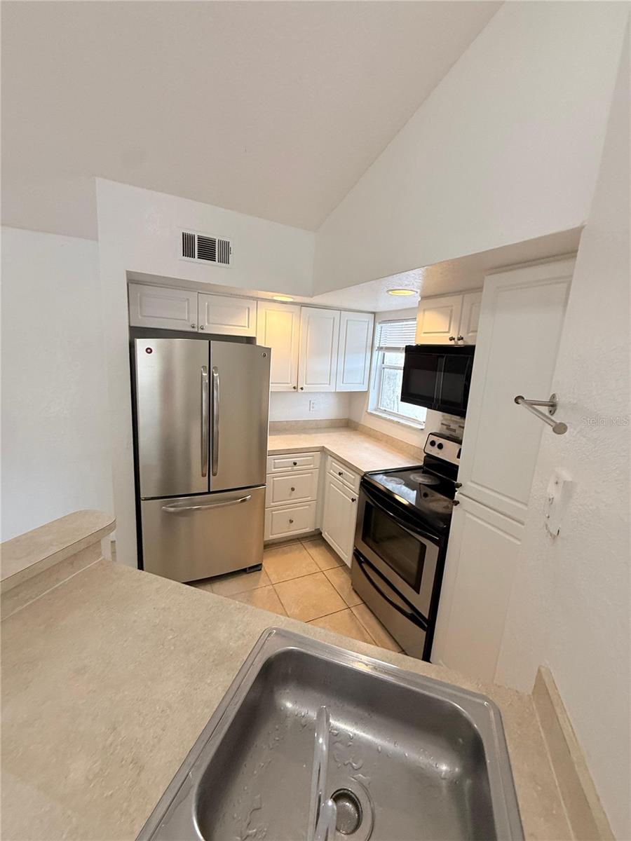 Image 8 of 31 For 5773 Gatlin Avenue 628