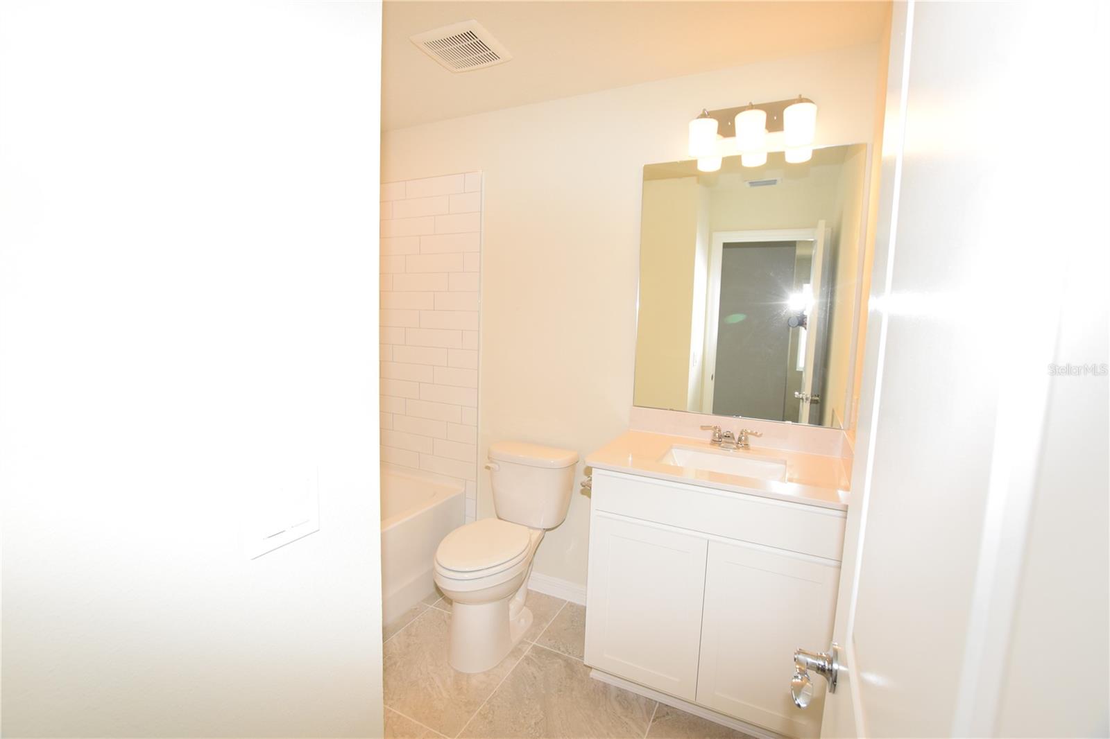 Image 21 of 34 For 5048 Holm Oak Drive