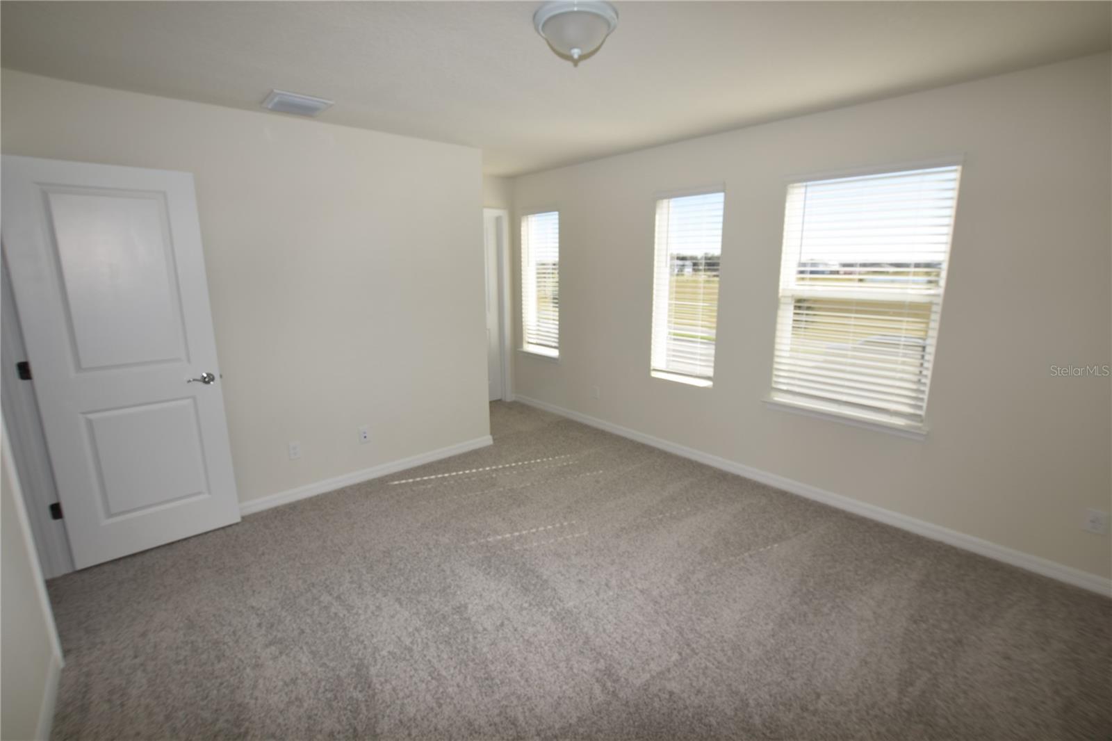 Image 24 of 34 For 5048 Holm Oak Drive