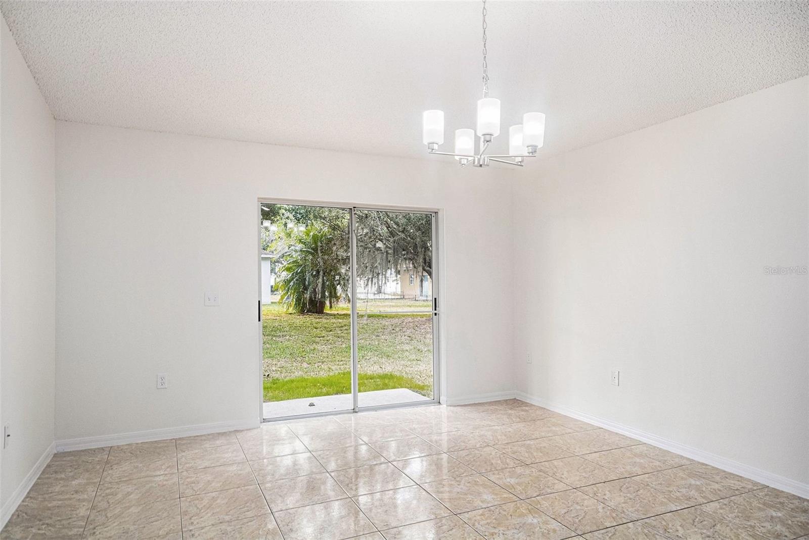 Image 7 of 15 For 16918 Corner Hill Court