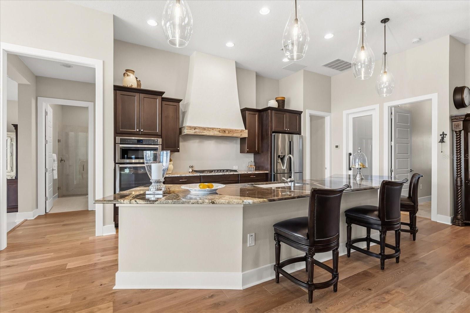 Image 14 of 51 For 25920 Roundabout Point