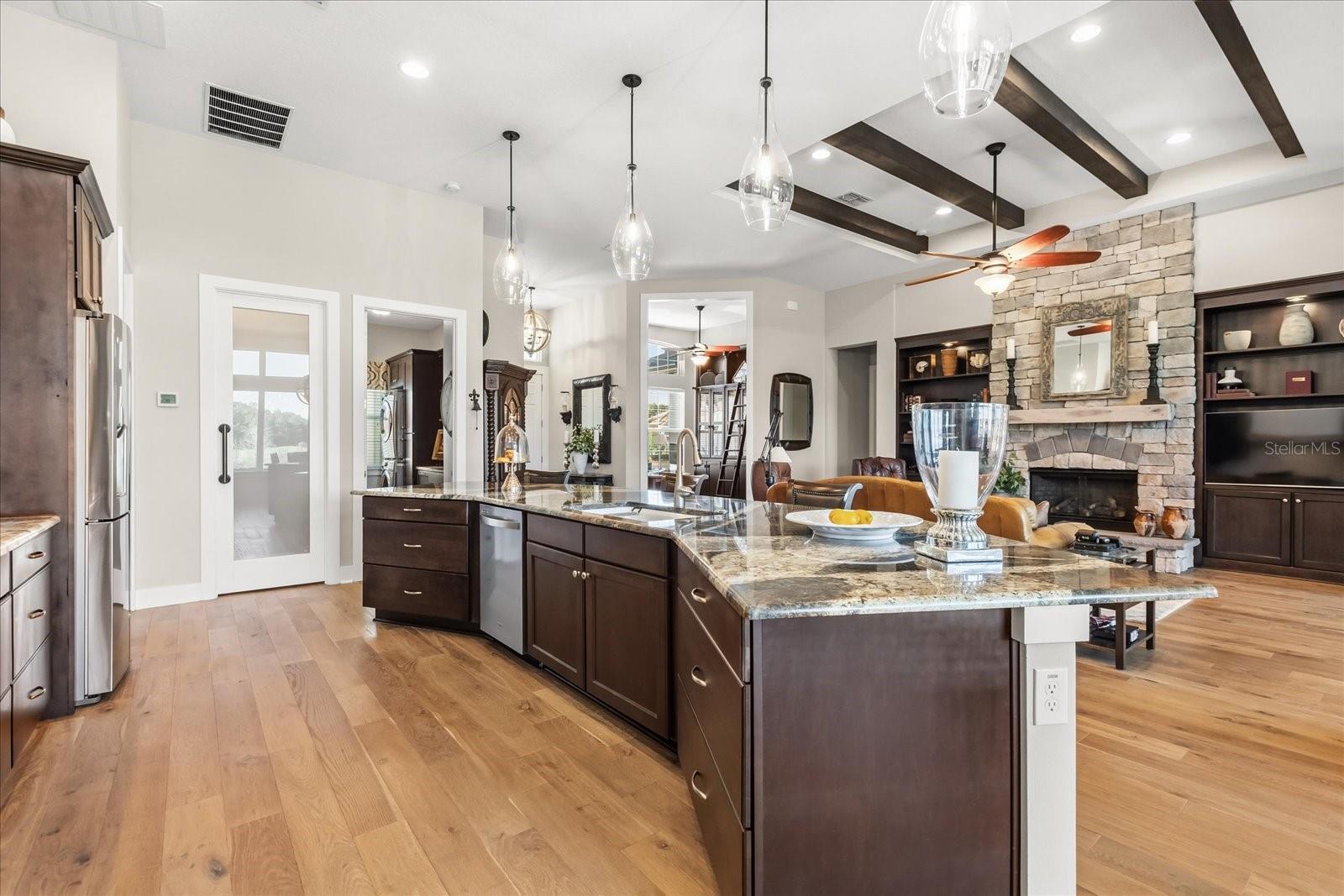 Image 16 of 51 For 25920 Roundabout Point