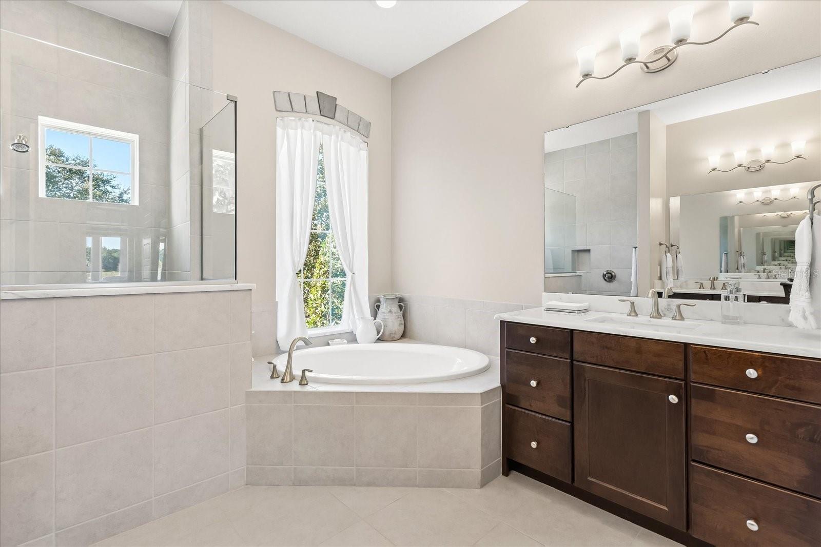 Image 24 of 51 For 25920 Roundabout Point