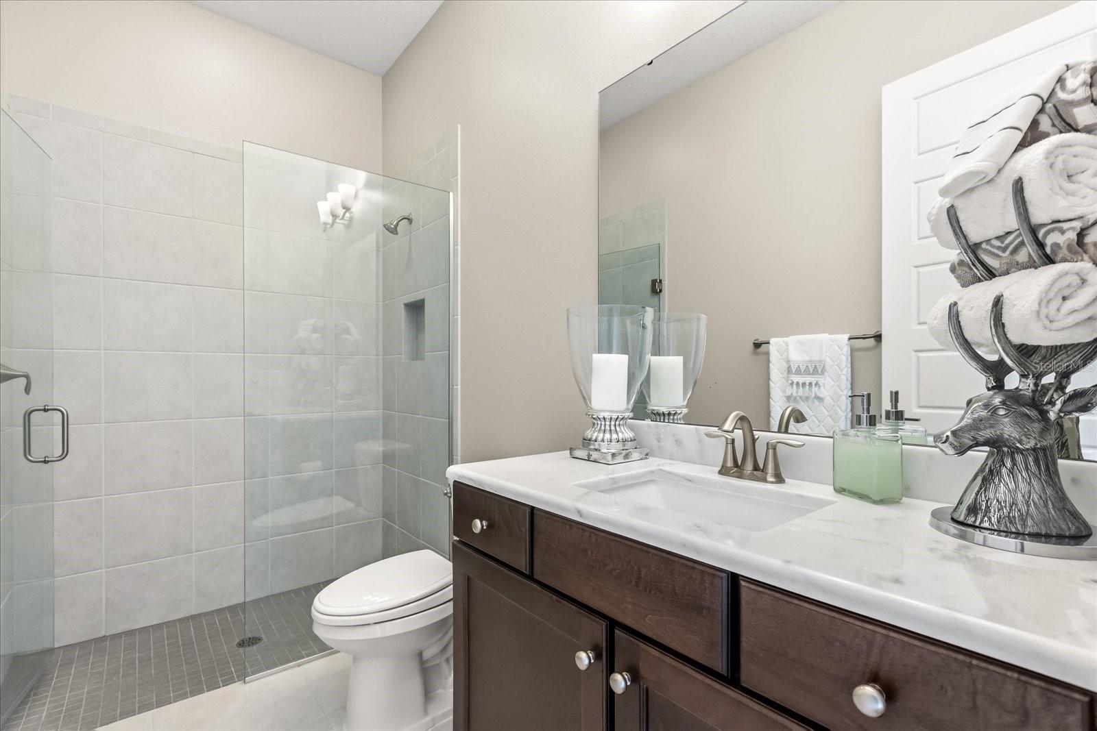 Image 27 of 51 For 25920 Roundabout Point