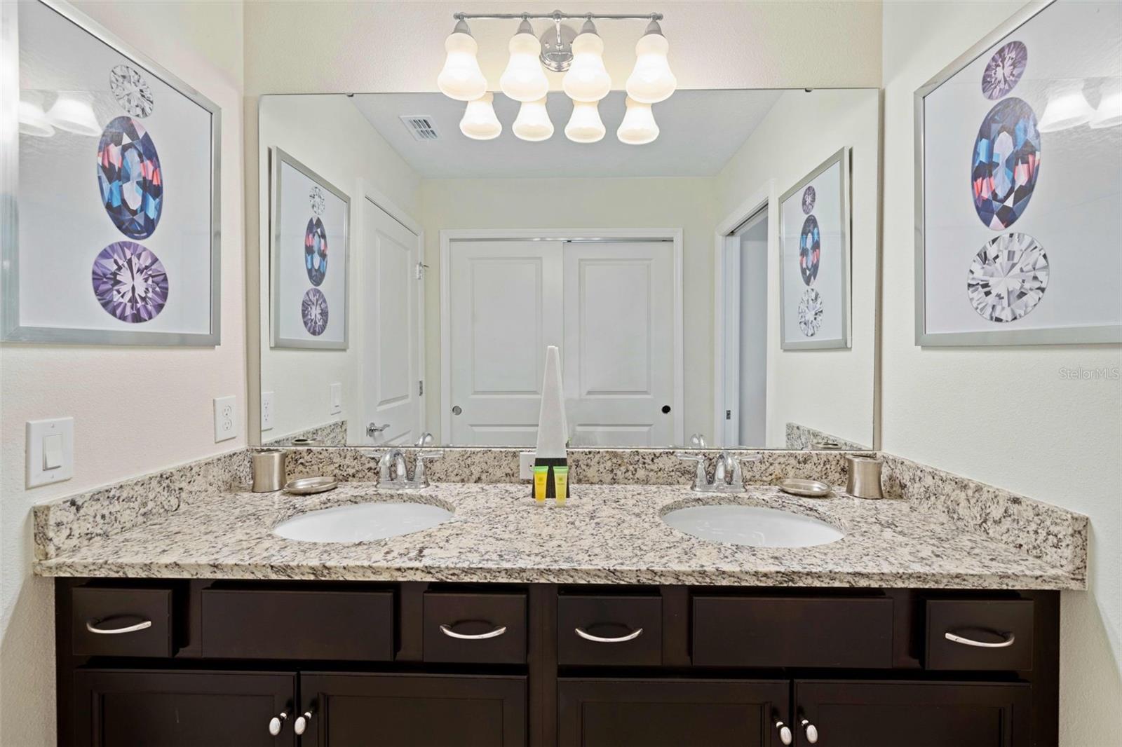 Image 21 of 39 For 617 Jasmine Lane