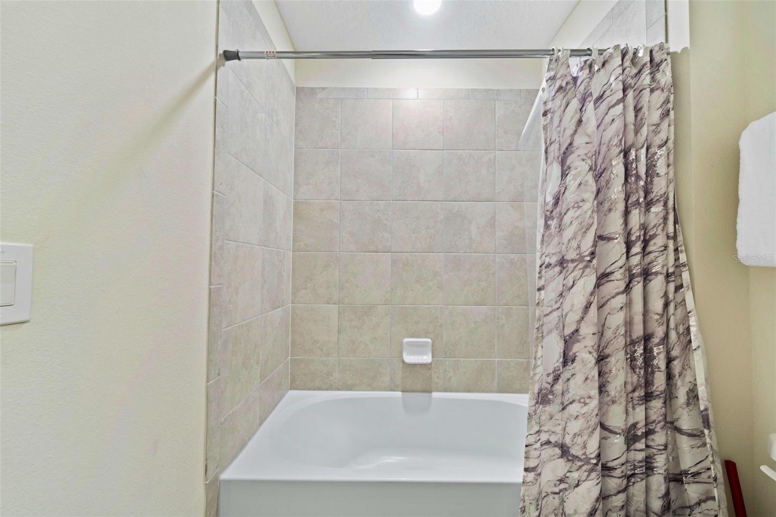 Image 25 of 39 For 617 Jasmine Lane