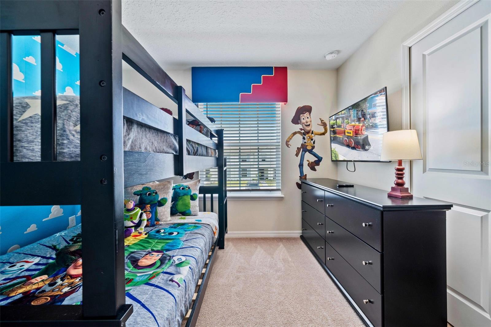 Image 27 of 39 For 617 Jasmine Lane