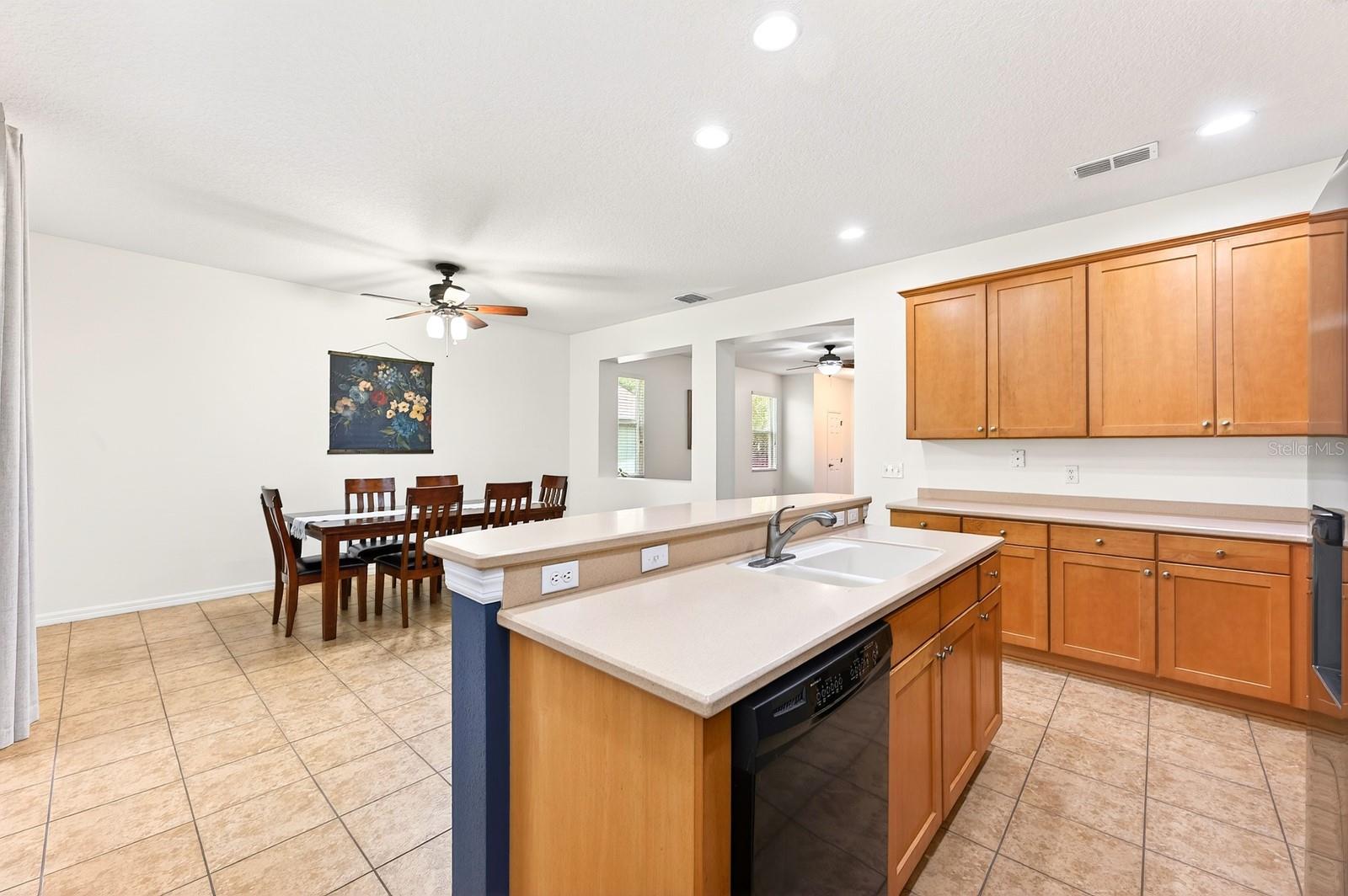 Image 13 of 34 For 13805 Tea Rose Drive