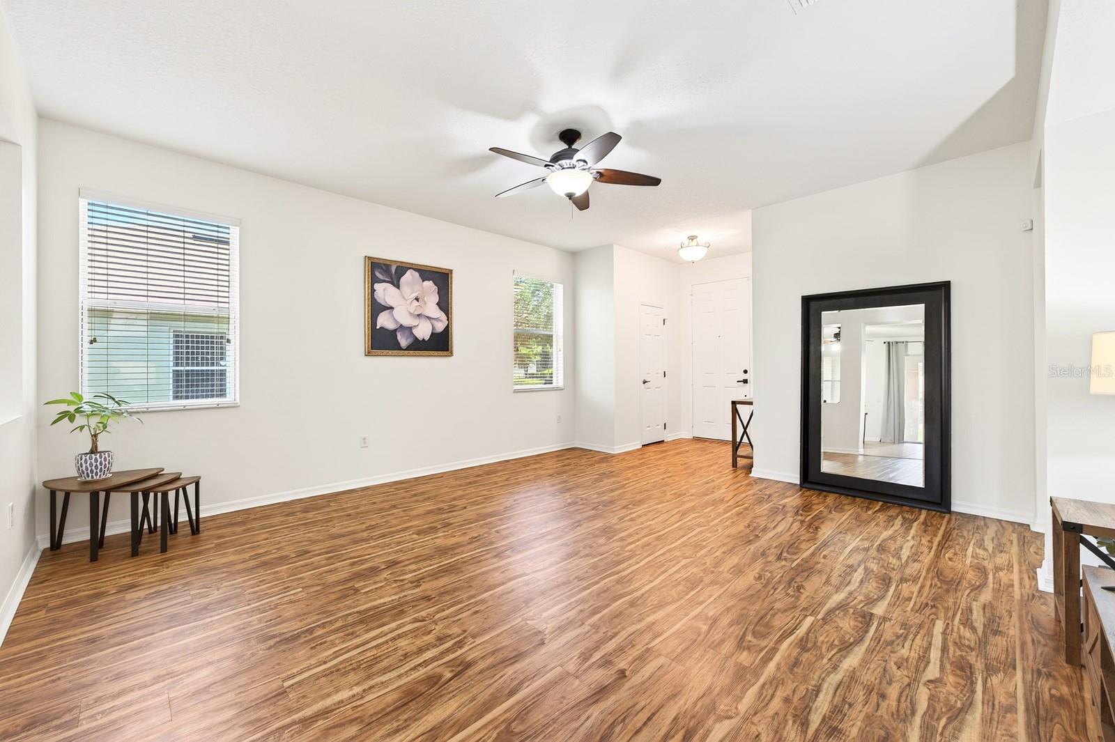 Image 5 of 34 For 13805 Tea Rose Drive