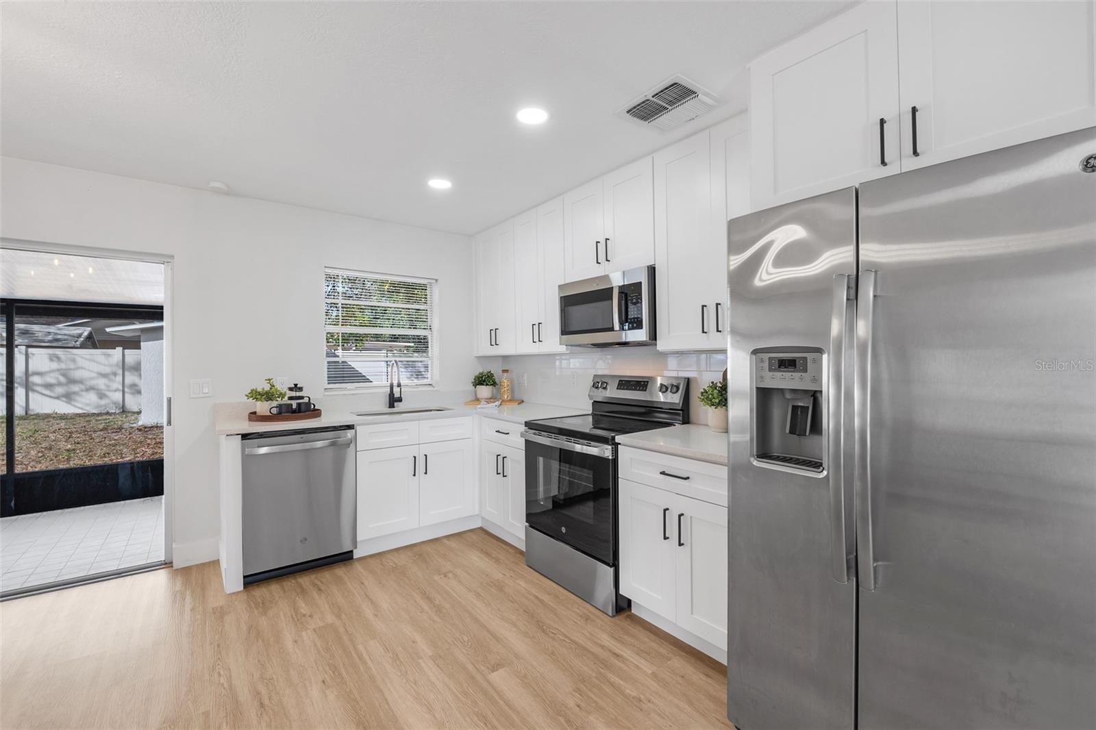 Image 12 of 33 For 3804 Anthony Lane