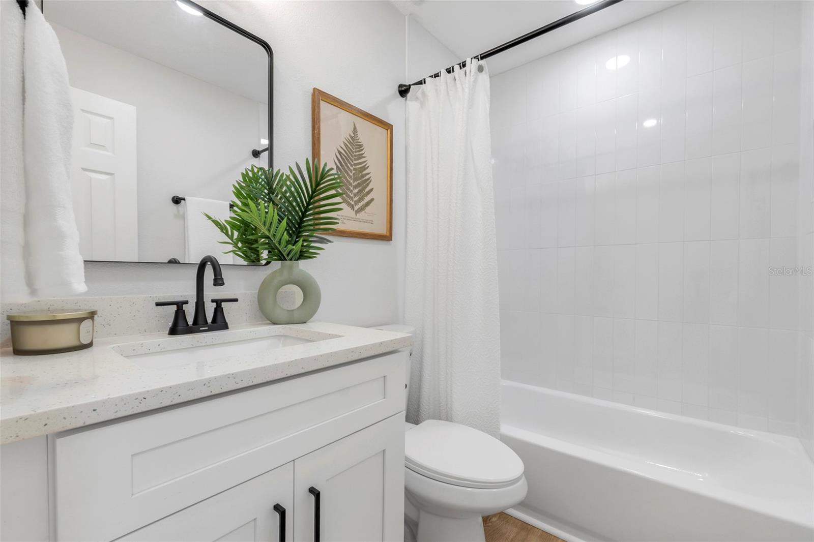 Image 18 of 33 For 3804 Anthony Lane