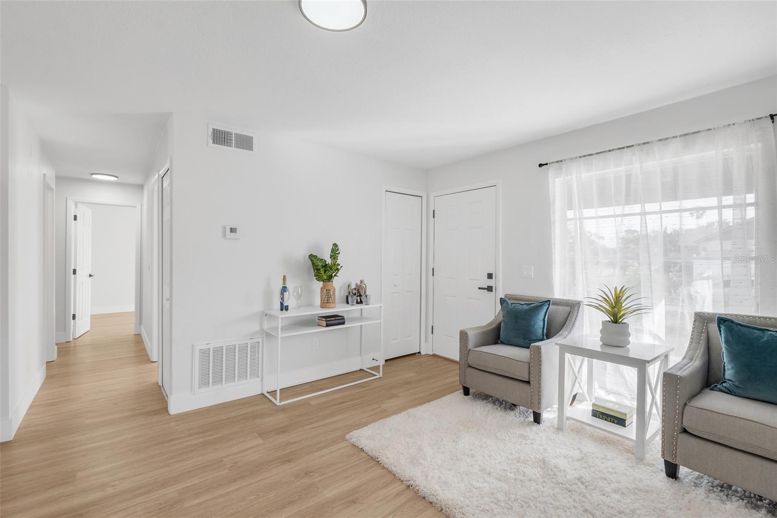 Image 5 of 33 For 3804 Anthony Lane