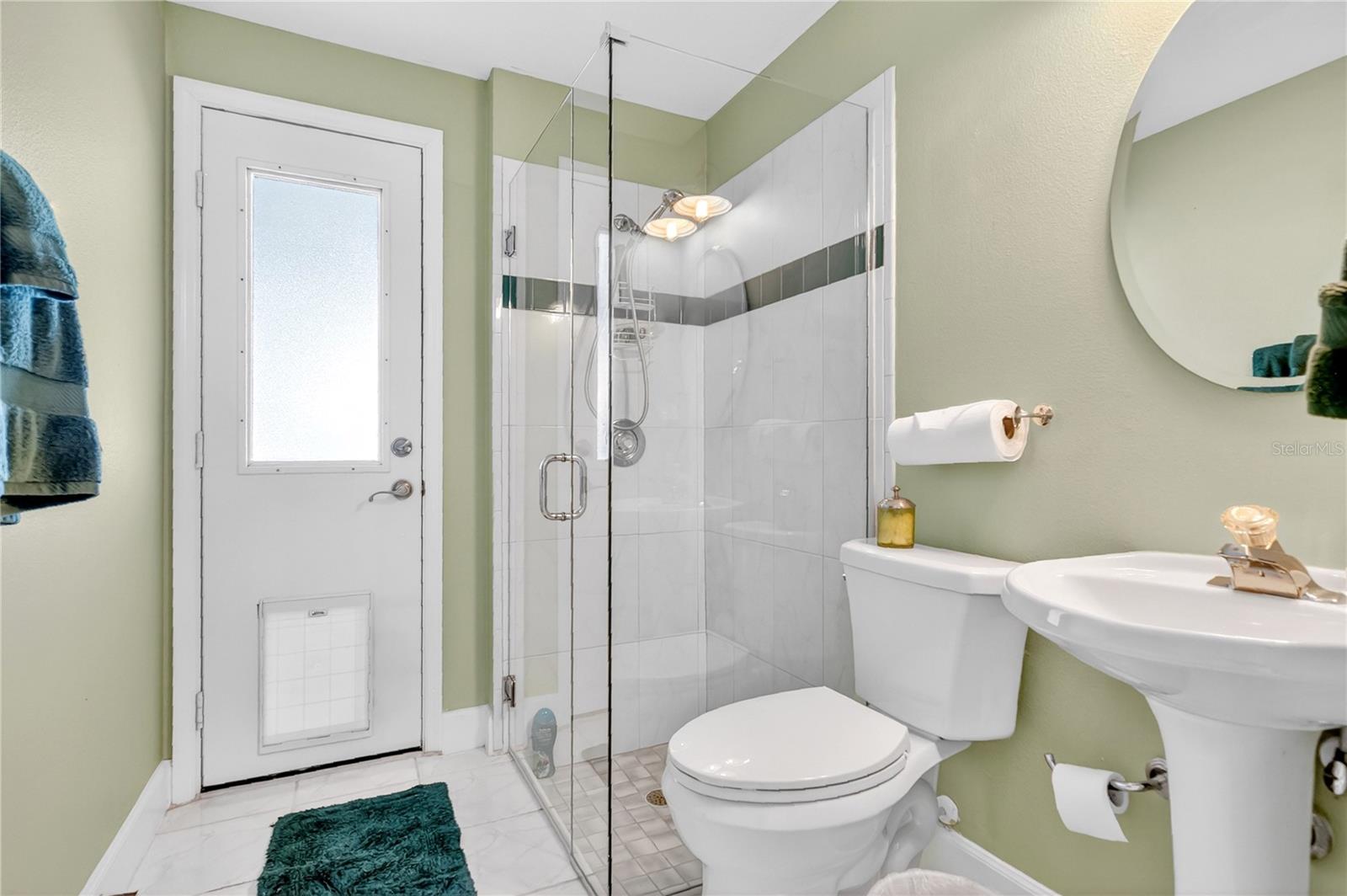 Image 22 of 40 For 2301 Ridgeside Road