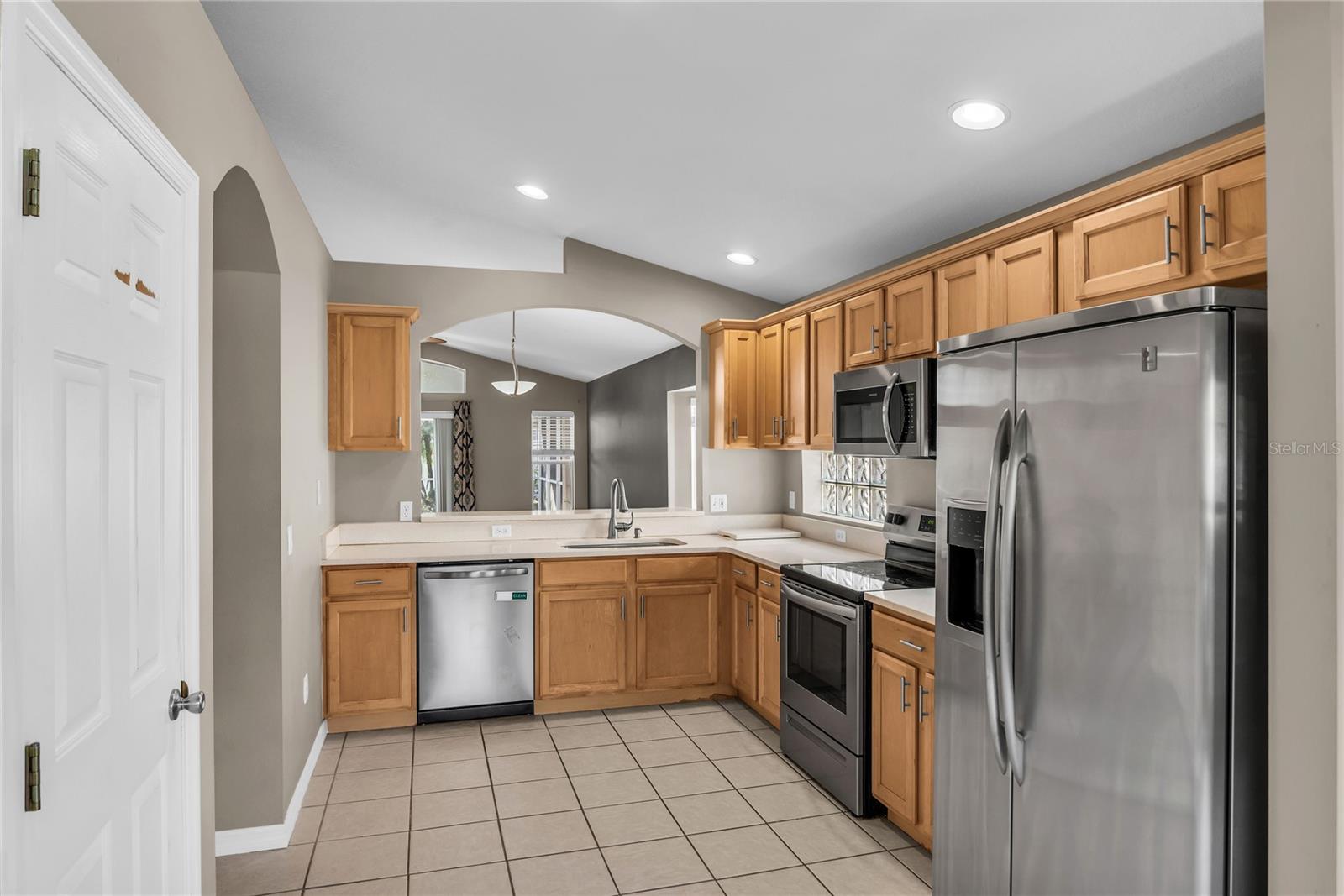 Image 10 of 39 For 8411 Port Lancashire Drive