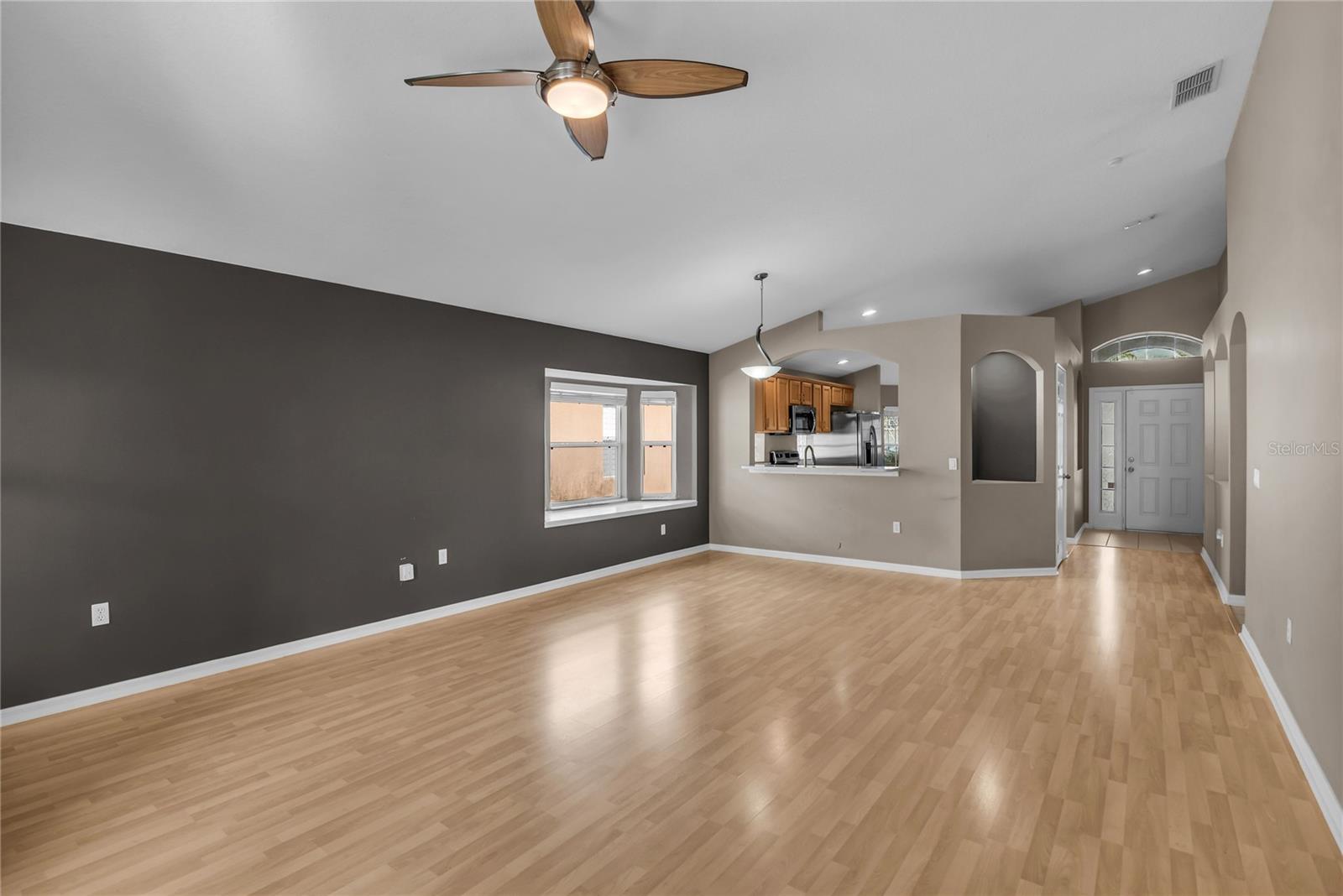 Image 11 of 39 For 8411 Port Lancashire Drive